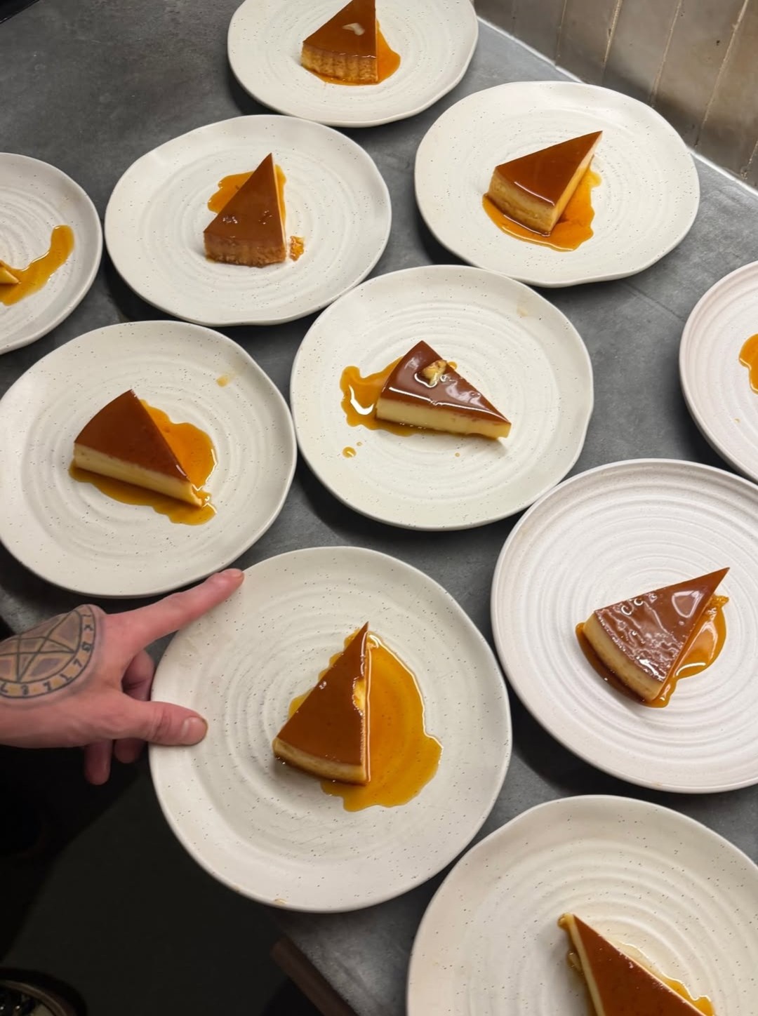 Banh flan crème caramel dessert plating